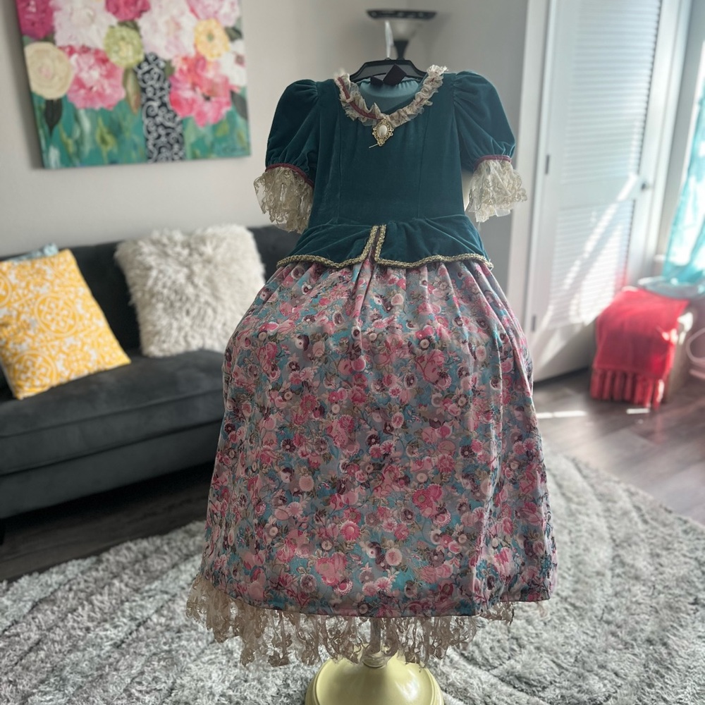 Girls costume size 7/8
